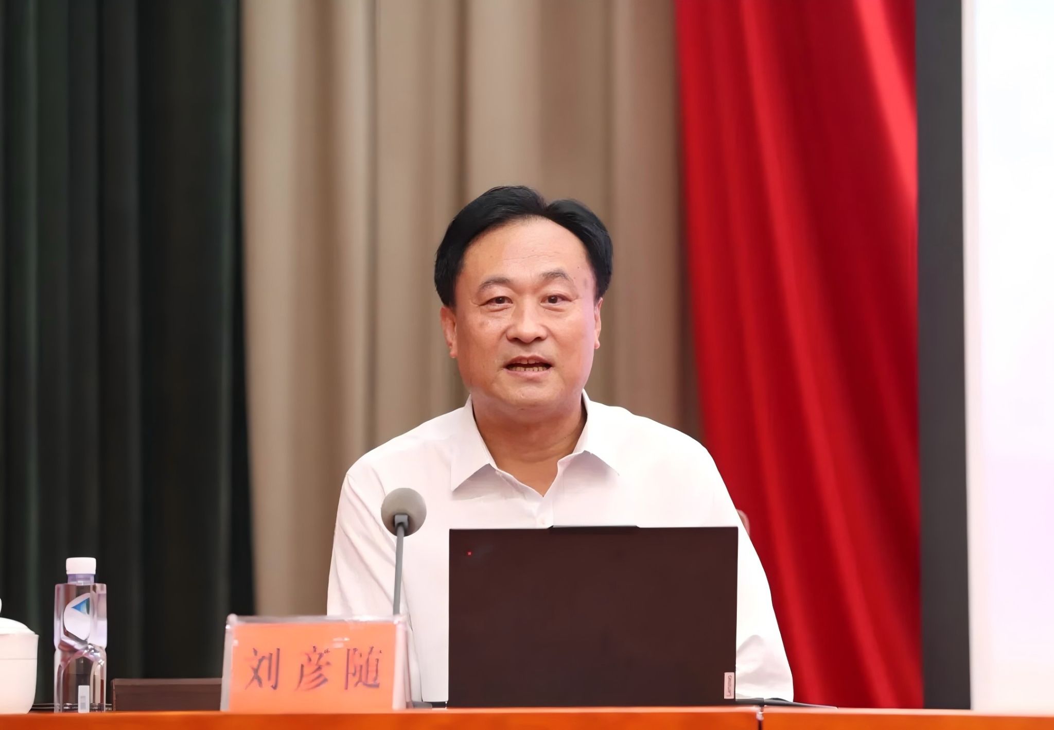 皇冠体育官方网站