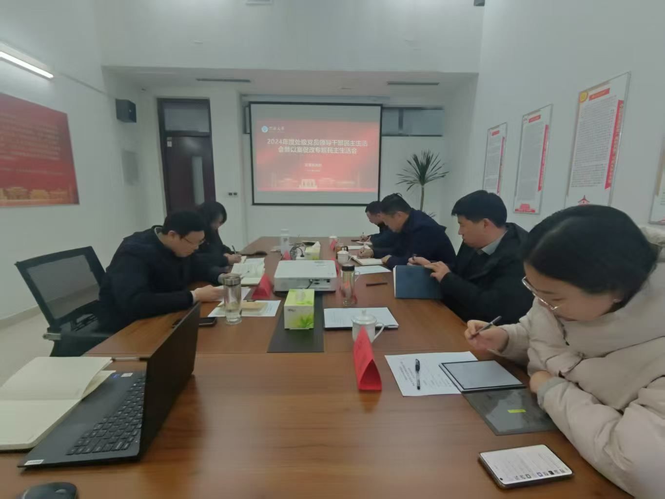 皇冠体育官方网站